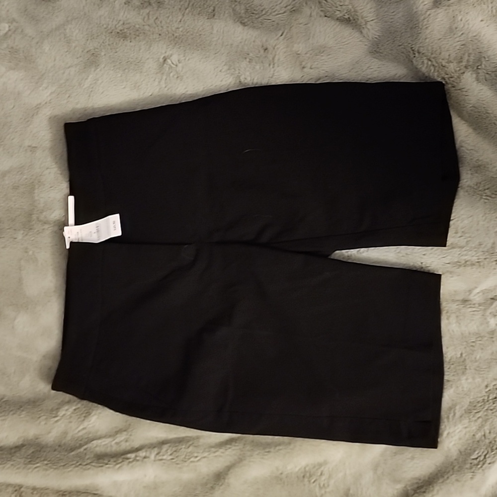 White house black market Bermuda shorts black NWT size 0